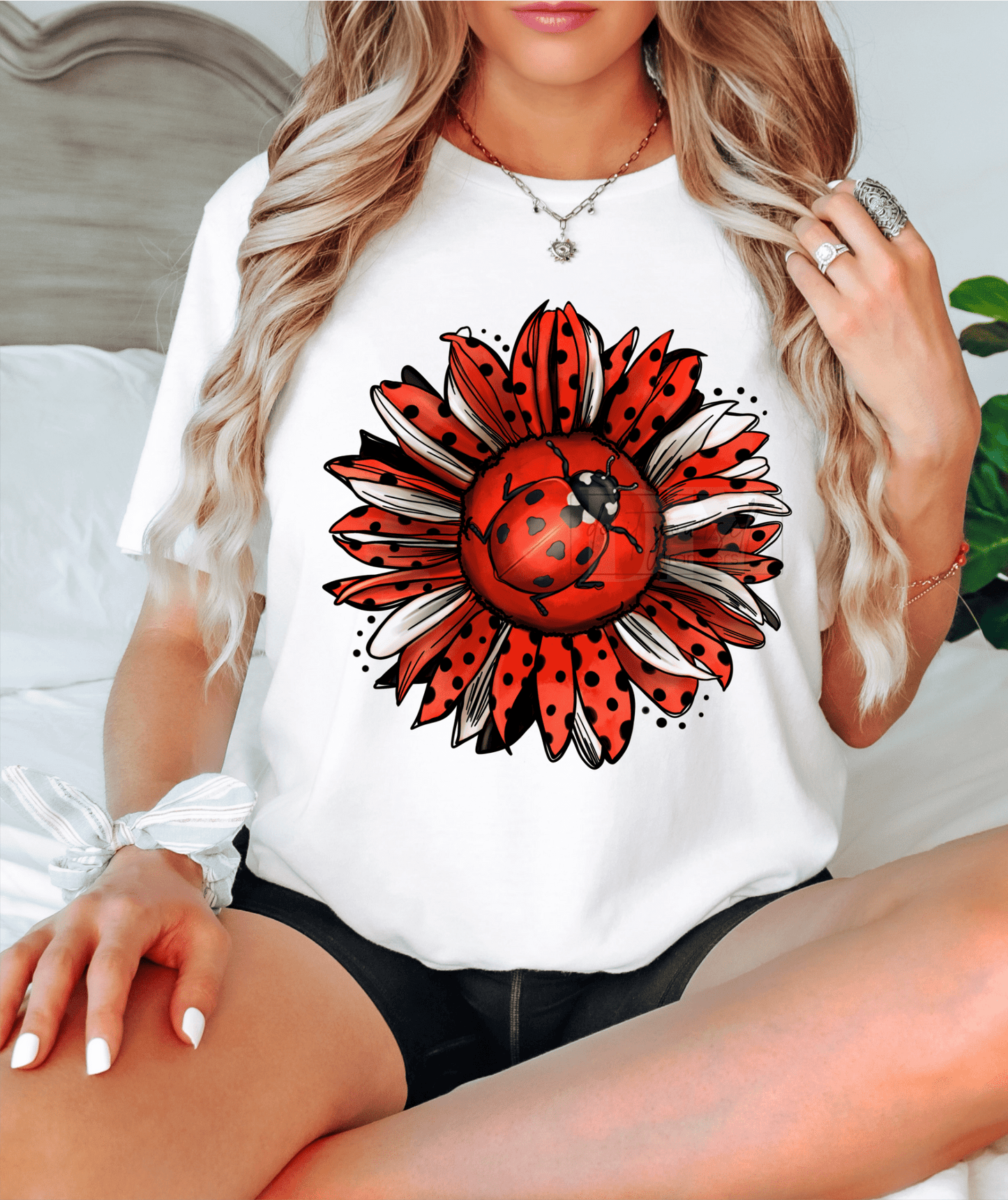 Ladybug flower red black ADULT DTF TRANSFERPRINT TO ORDER - Do it yourself Transfers